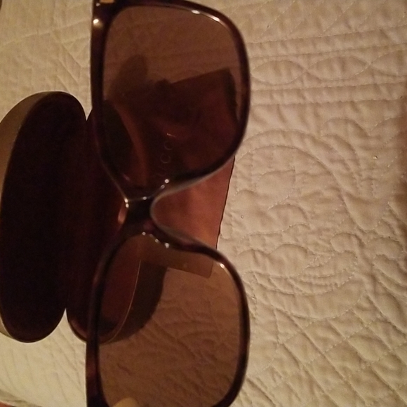 GUCCI  Sunglasses - Picture 5 of 7